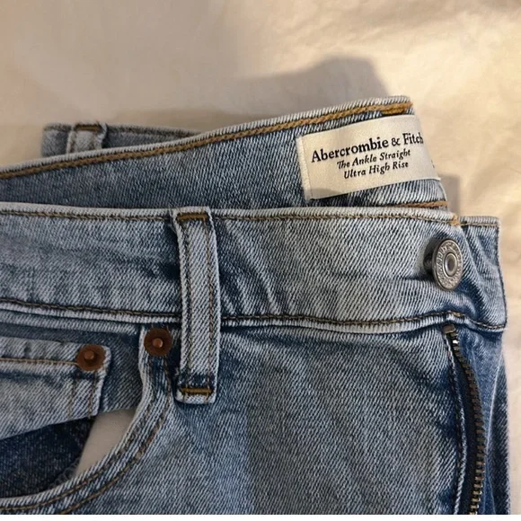 Abercrombie & Fitch Women’s Denim Straight Jeans size 6/28 - Picture 6 of 6